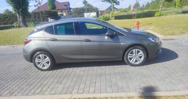 Opel Astra cena 49900 przebieg: 93130, rok produkcji 2016 z Dąbrowa Górnicza małe 172